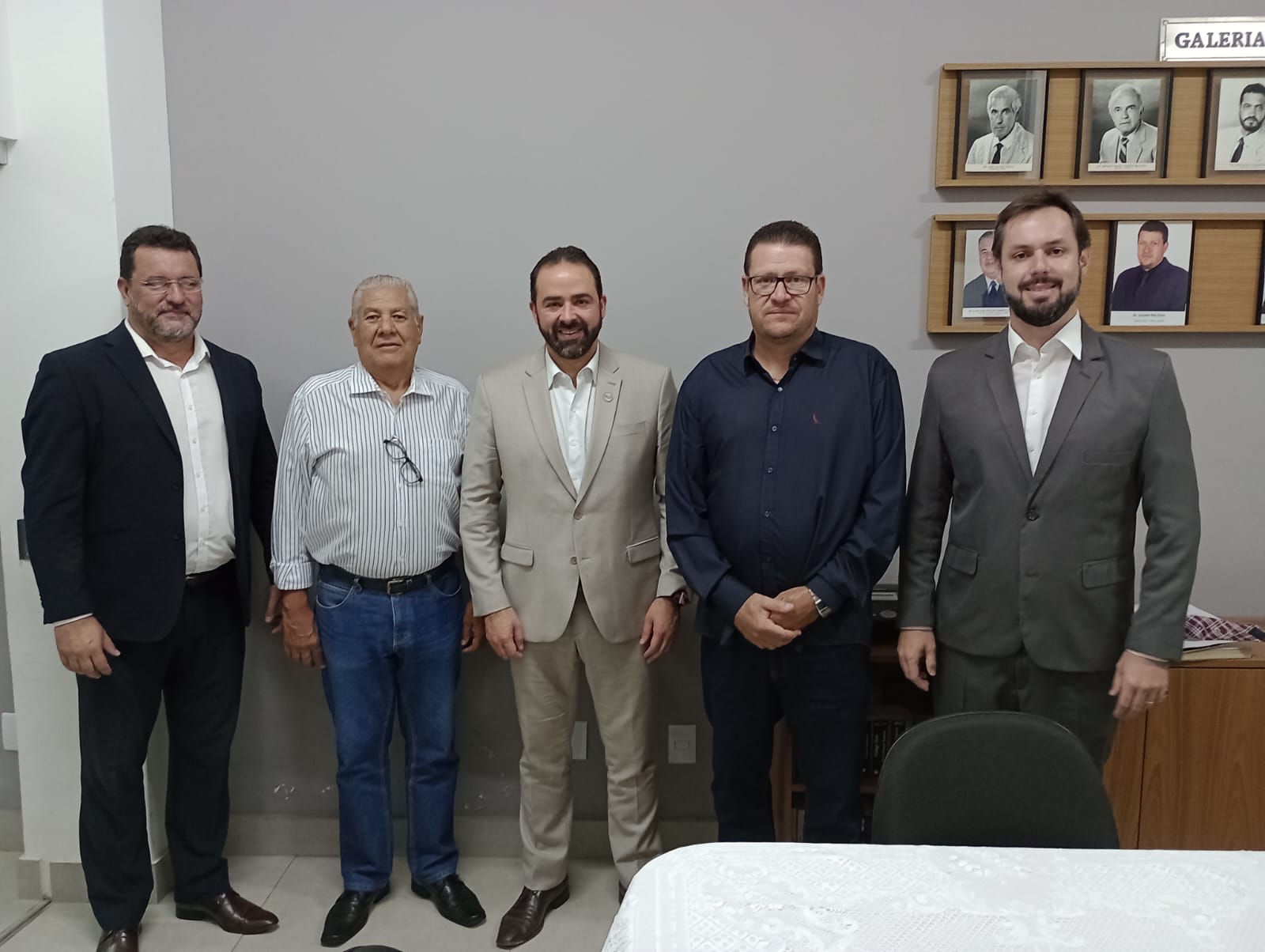 Sérgio Leonardo se reúne com advocacia da OAB Três Pontas e visita obras da nova sede