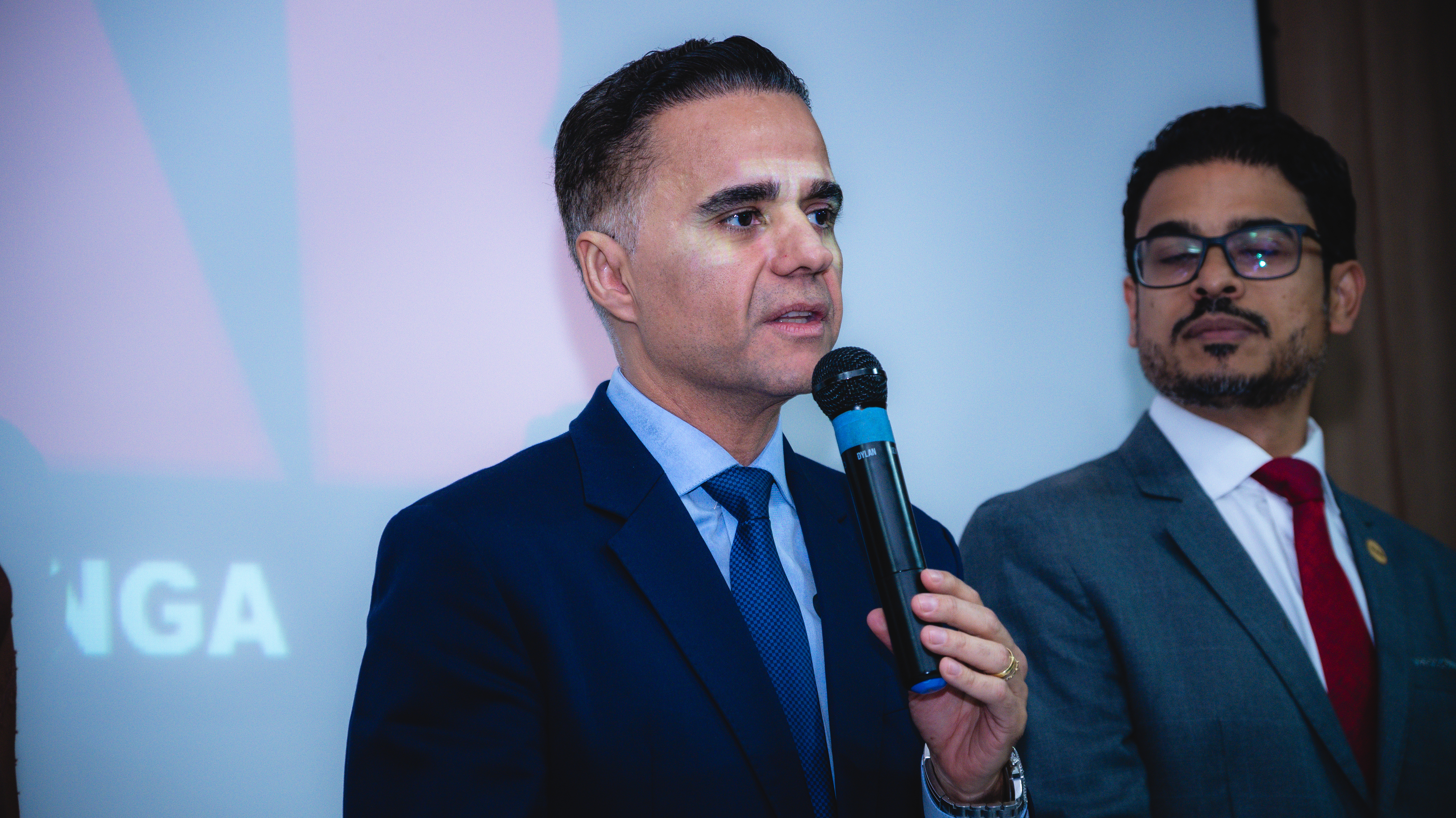 Gustavo Chalfun faz entrega de carteiras e lança projeto de mentoria em Ipatinga